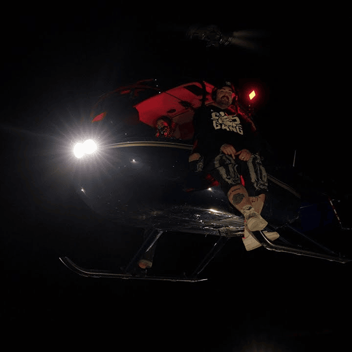 Album cover art for "Helikopter w ogniu" by Bedoes 2115