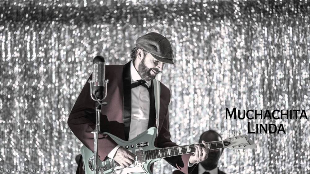Album cover art for "Muchachita Linda" by Juan Luis Guerra