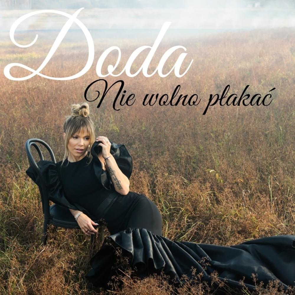 Album cover art for "Nie Wolno Płakać" by Doda