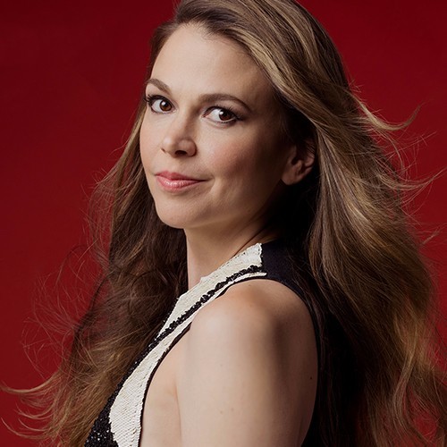 Photo of Sutton Foster