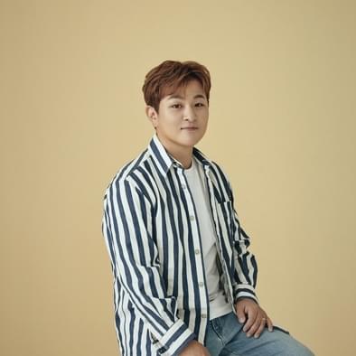 Photo of Huh Gak (허각)