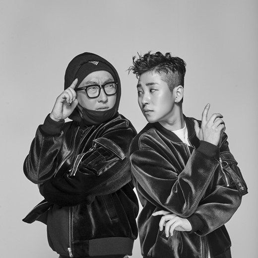 Album cover art for "독도리 (Dokdo-Ri)" by Park Myung Soo & Mad Clown (매드 클라운)