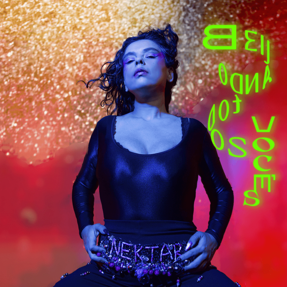 Album cover art for "BEIJANDO TODOS VOCÊS" by Ava Rocha