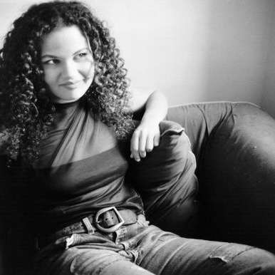 Alana Davis Profile Picture Photo of Alana Davis