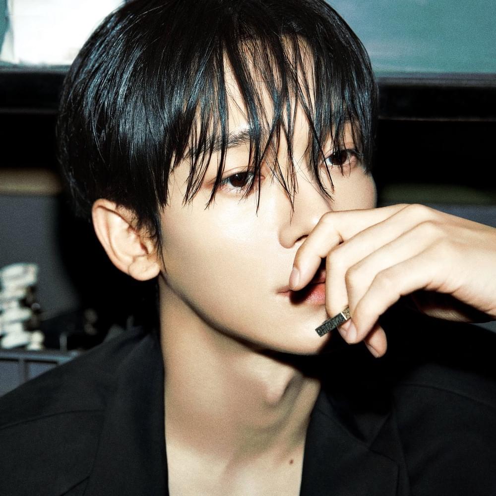Cover image for CHEN (첸)