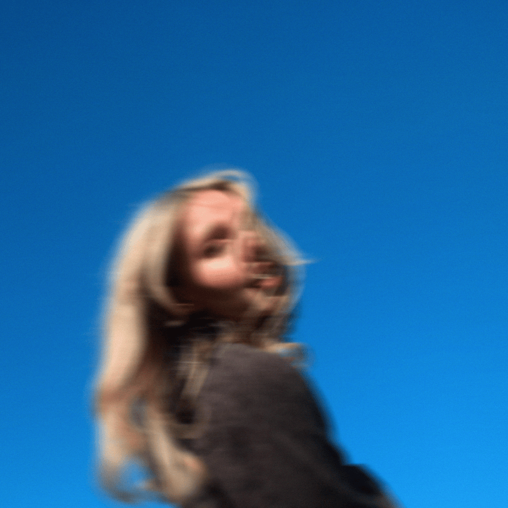 Album cover art for "Für immer" by LINA