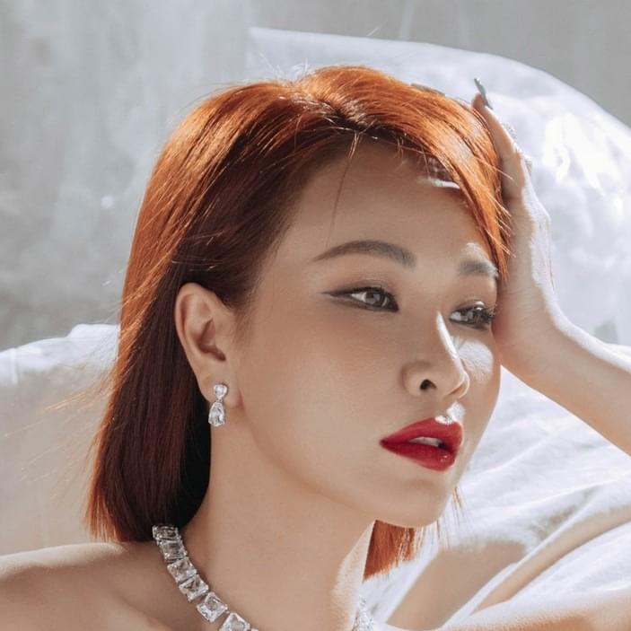 Photo of Uyên Linh