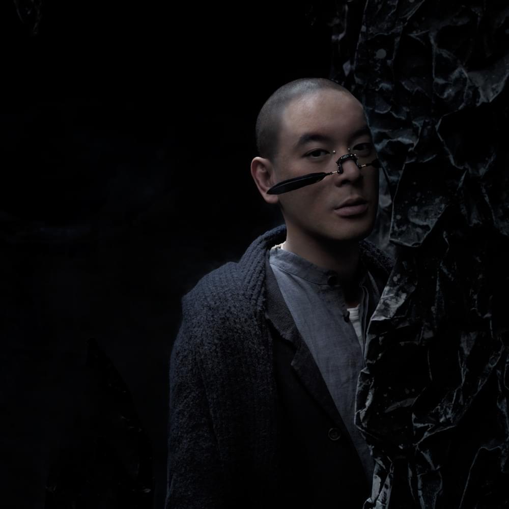 Album cover art for "呻吟 (Moans)" by 麥浚龍 (Juno Mak)