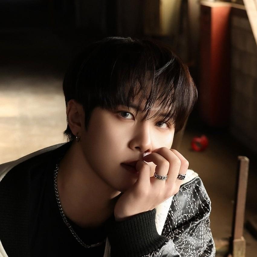 Cover image for KIM DONG HAN (김동한)