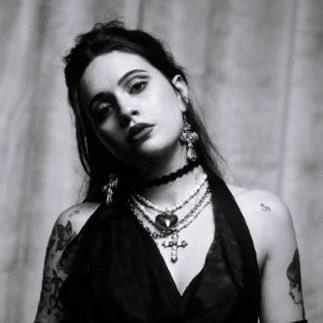 Bea Miller Profile Picture Photo of Bea Miller