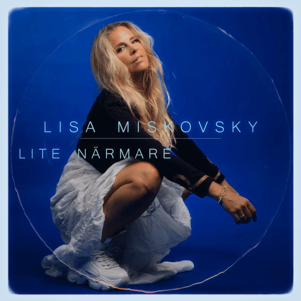 Album cover art for "Lite närmare" by Lisa Miskovsky