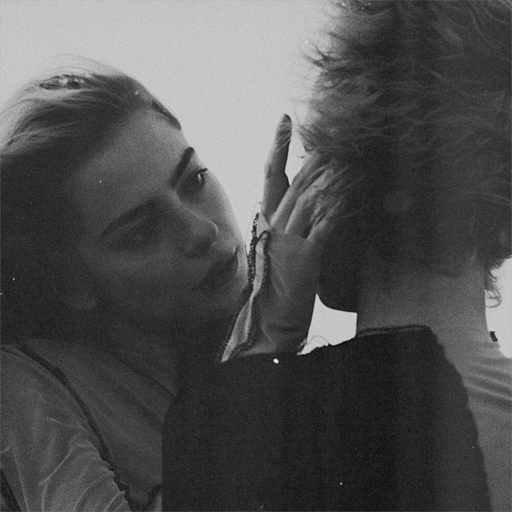 U can kiss me if u dare by Xenaex