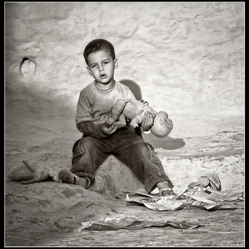 Album cover art for "El Chico Trizas" by Yung Beef & El Mini
