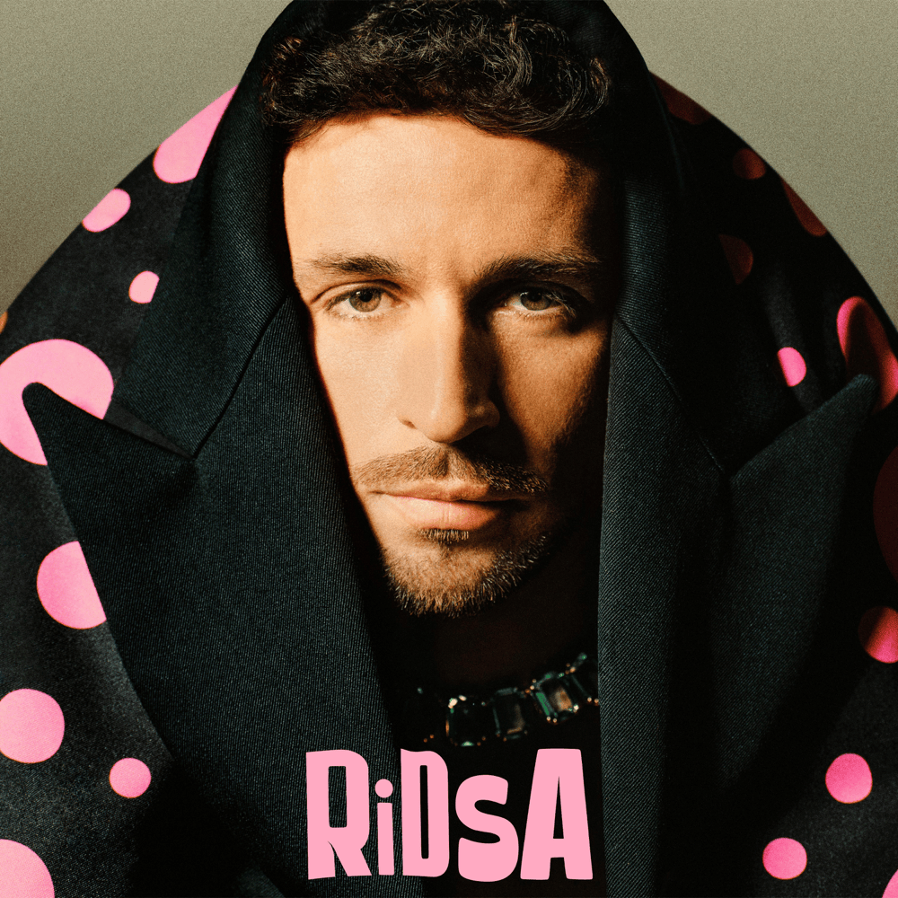 Album cover art for "Me enamoré" by Ridsa