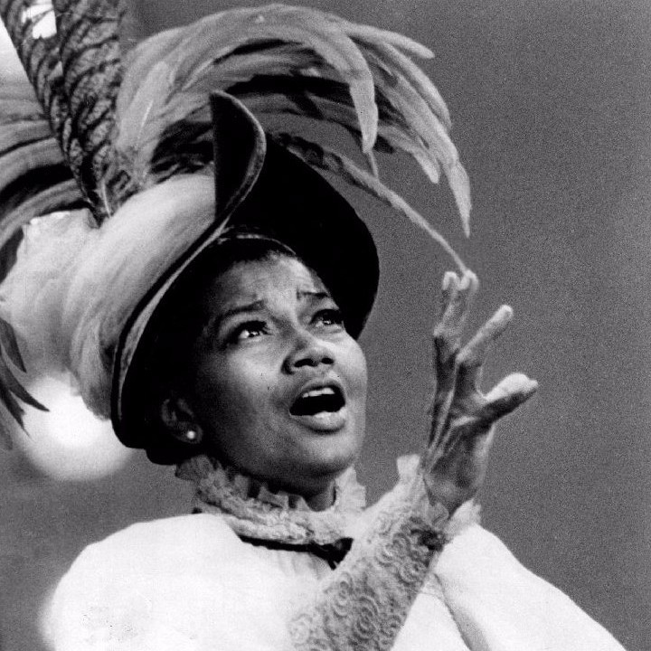 Photo of Pearl Bailey