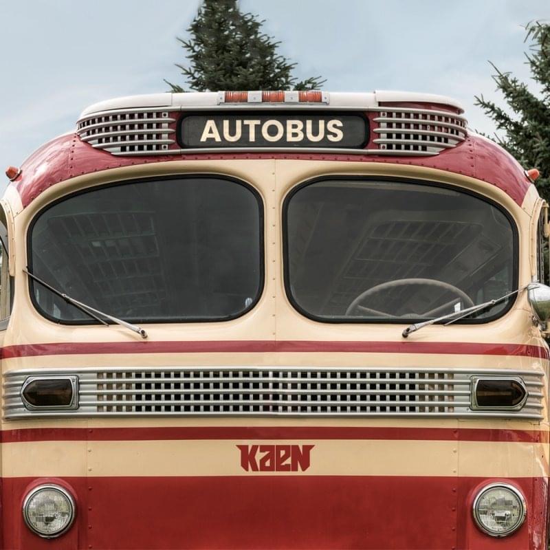 Album cover art for "Autobus" by KaeN
