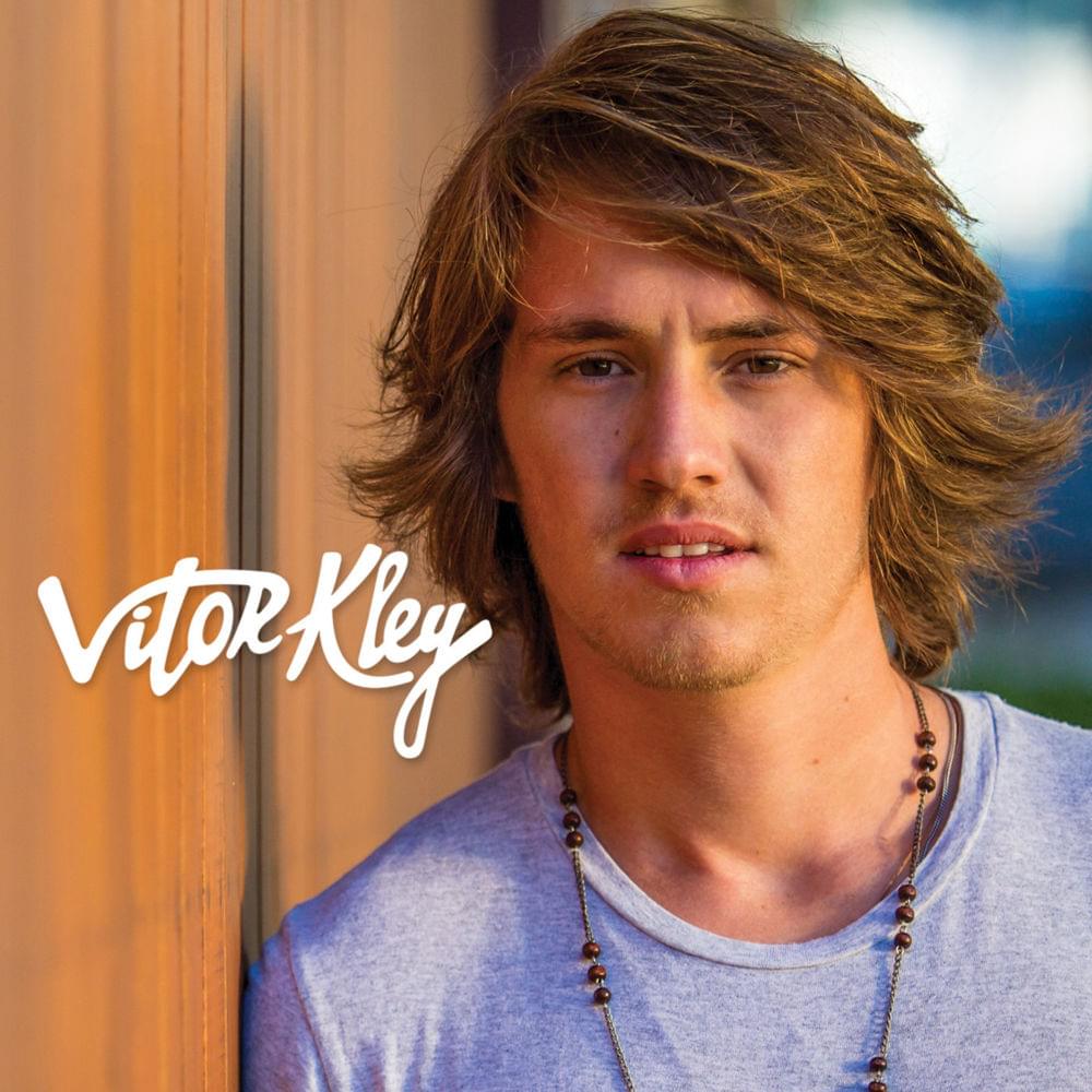 A Noite Cai by Vitor Kley