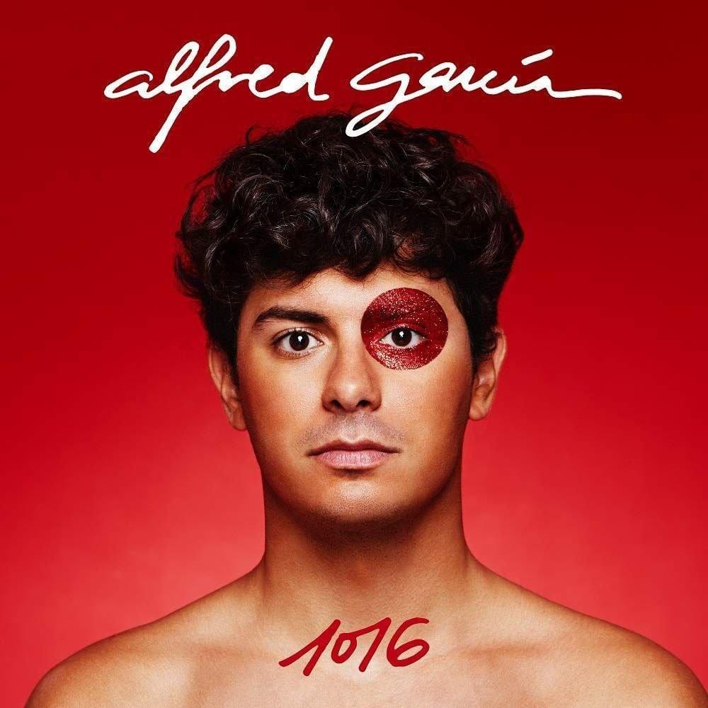 Album cover art for "Que Nos Sigan Las Luces" by Alfred García