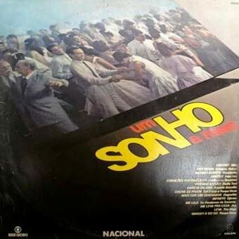 Album cover art for "Garota do Ano" by Arnaldo Brandão & Brylho