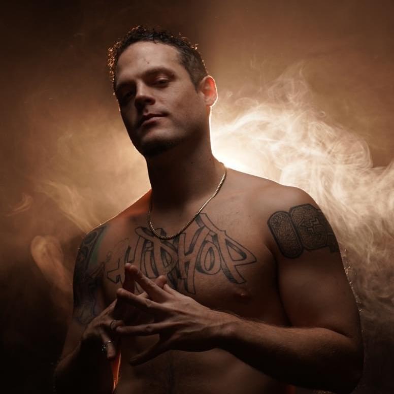 Cover image for Robbie G