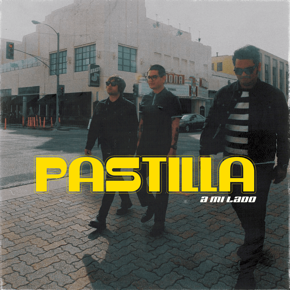 Album cover art for "A Mi Lado" by Pastilla