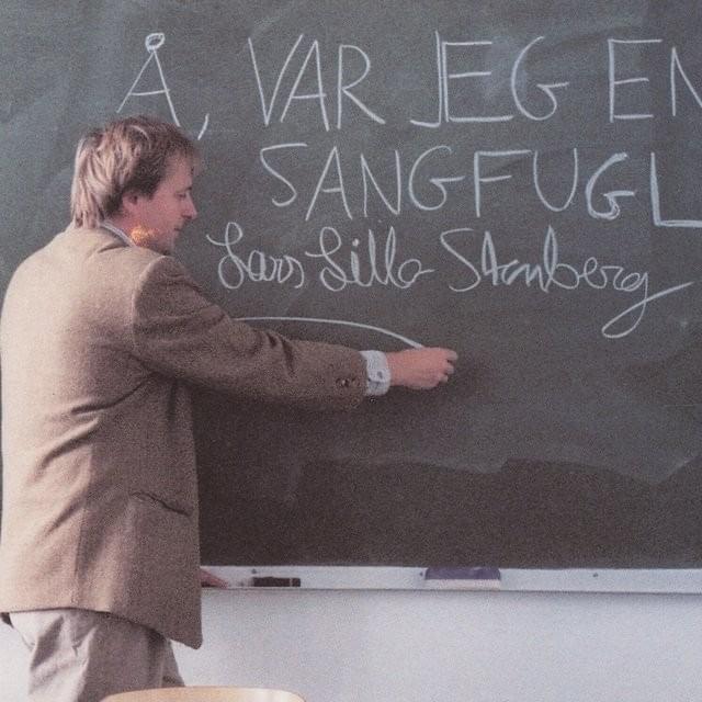 Kvelden lister seg på tå by Lars Lillo-Stenberg
