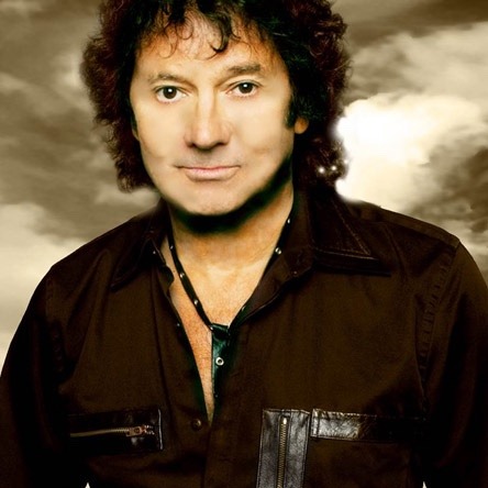 Mickey Thomas Profile Picture Photo of Mickey Thomas