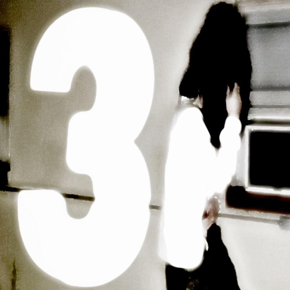 Cover image for 30