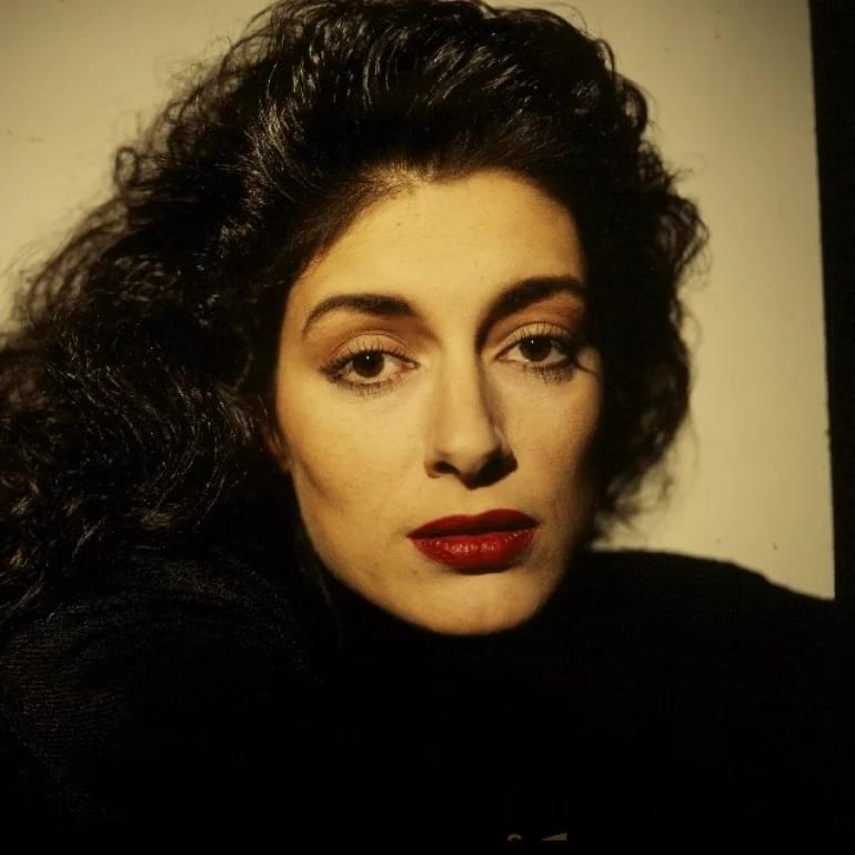 Cover image for Doris Dragović