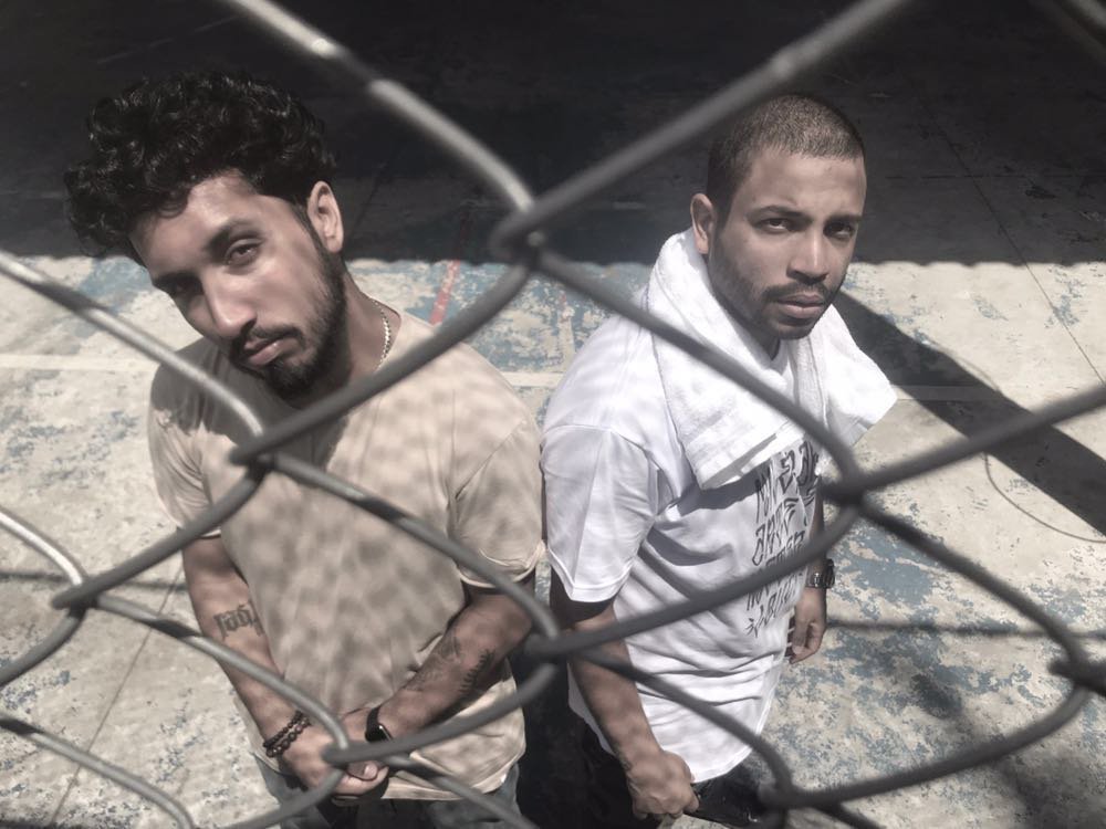 Album cover art for "Segura Seu B.O" by Projota & Rashid