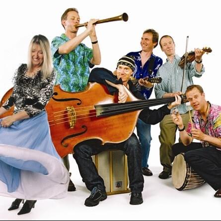 Cover image for Maddy Prior And The Carnival Band