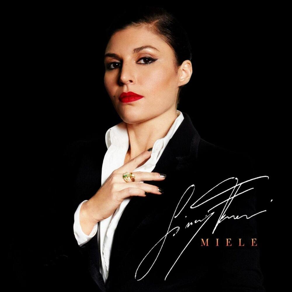 Album cover art for "Miele" by Giusy Ferreri