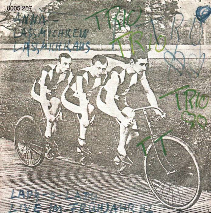 Album cover art for "Anna - lassmichreinlassmichraus" by Trio