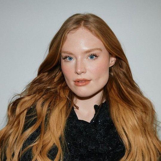 Freya Ridings Profile Picture Photo of Freya Ridings