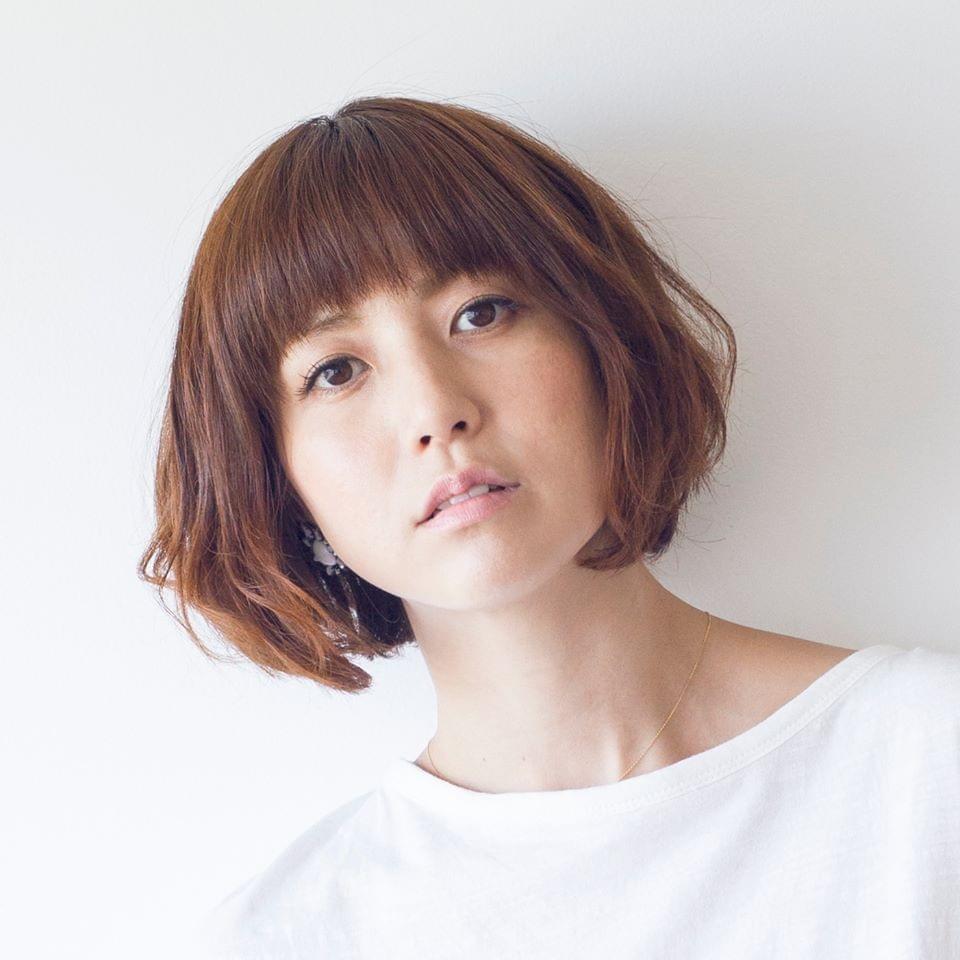 Cover image for hitomi