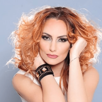 Album cover art for "Ma zgjat doren" by Eneda Tarifa