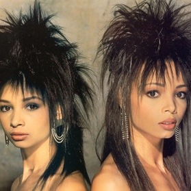 Photo of Mel & Kim