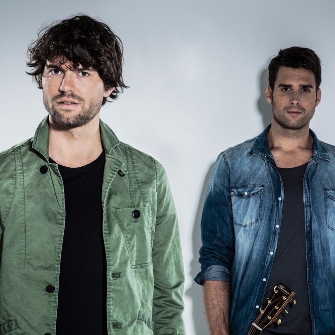 Cover image for Nick & Simon