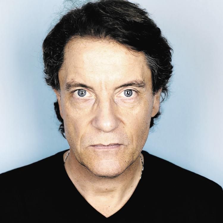 Photo of Francis Cabrel