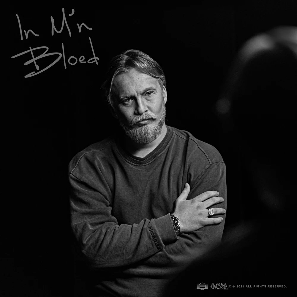 Album cover art for "In M’n Bloed" by Snelle