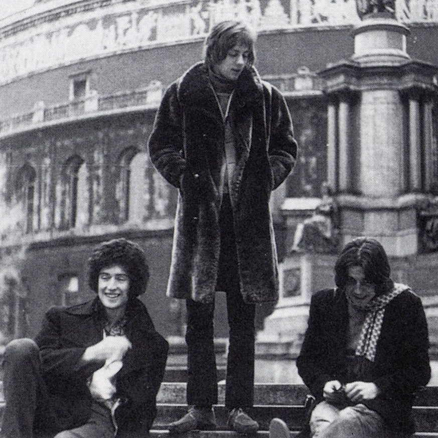 Cover image for Smile (UK)