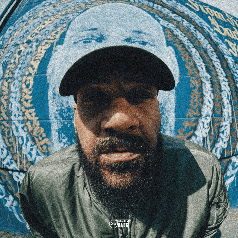 Album cover art for "Sound Good" by Moses Pelham