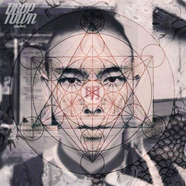Album cover art for "Flow" by YUNB (윤비)