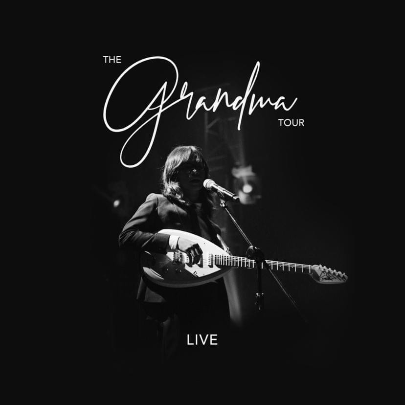Album cover art for "Mundo (Live)" by Unique Salonga