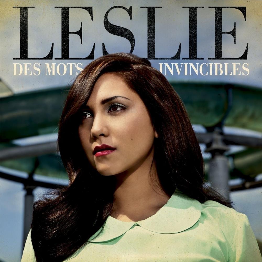 Album cover art for "Des mots invincibles" by Leslie