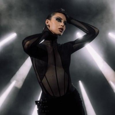 Cover image for Sara Landry