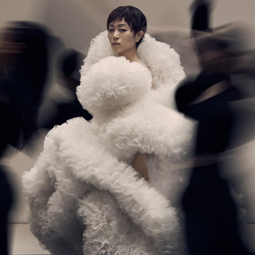 Album cover art for "Gold ~また逢う日まで~" by 宇多田ヒカル (Hikaru Utada)
