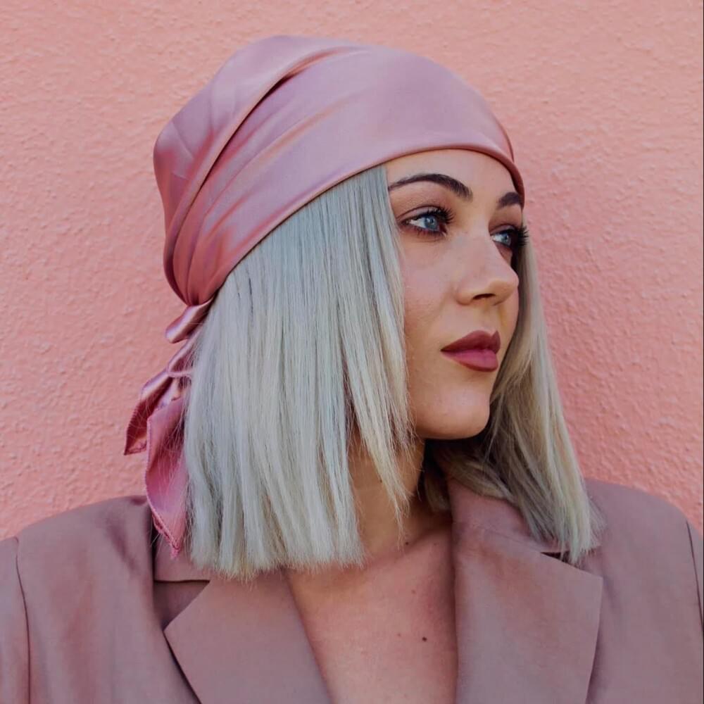 Alexi Blue Profile Picture Photo of Alexi Blue