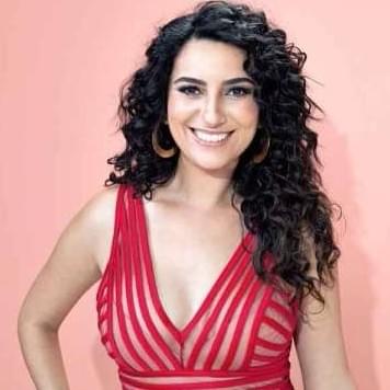 Aline Calixto Profile Picture Photo of Aline Calixto