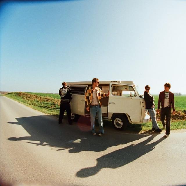 Album cover art for "przez ekran" by BSK (POL)